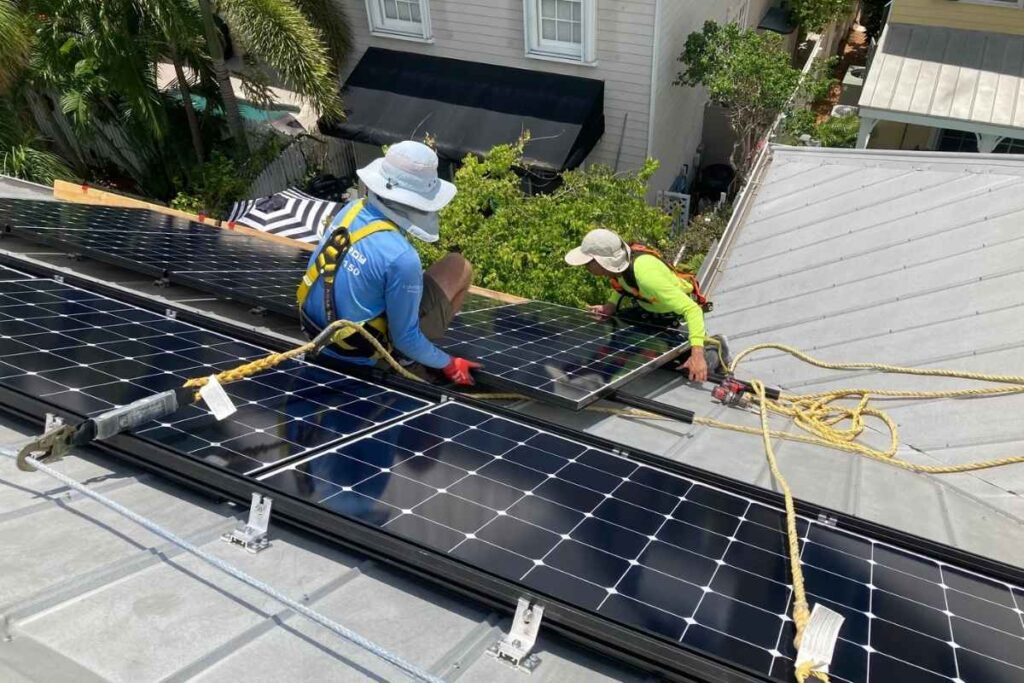 advantage of solar panel on metal roof